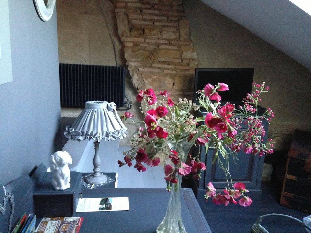 Le Lavoir Bed & Breakfast Châteauroux Oda fotoğraf